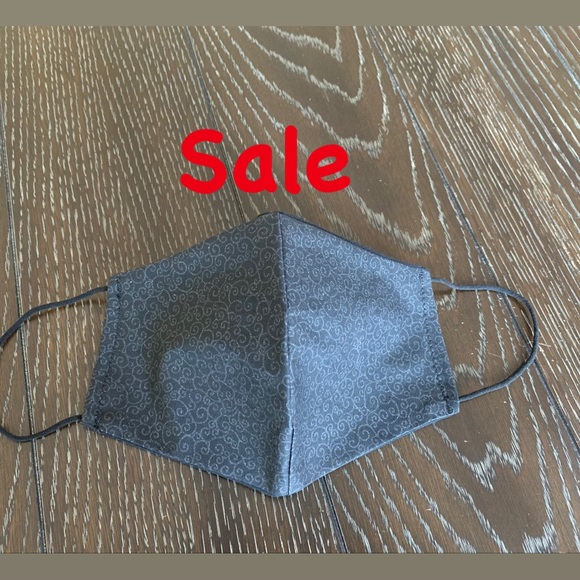 New Look Accessories - 1/$5 Stylish Black Swirl face mask 😷